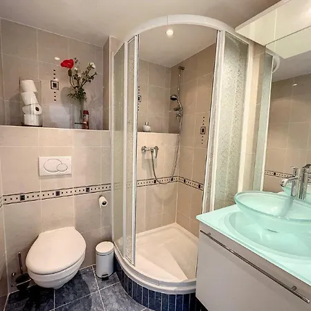 Acci 2 Bedrooms, Sea View Apartment *